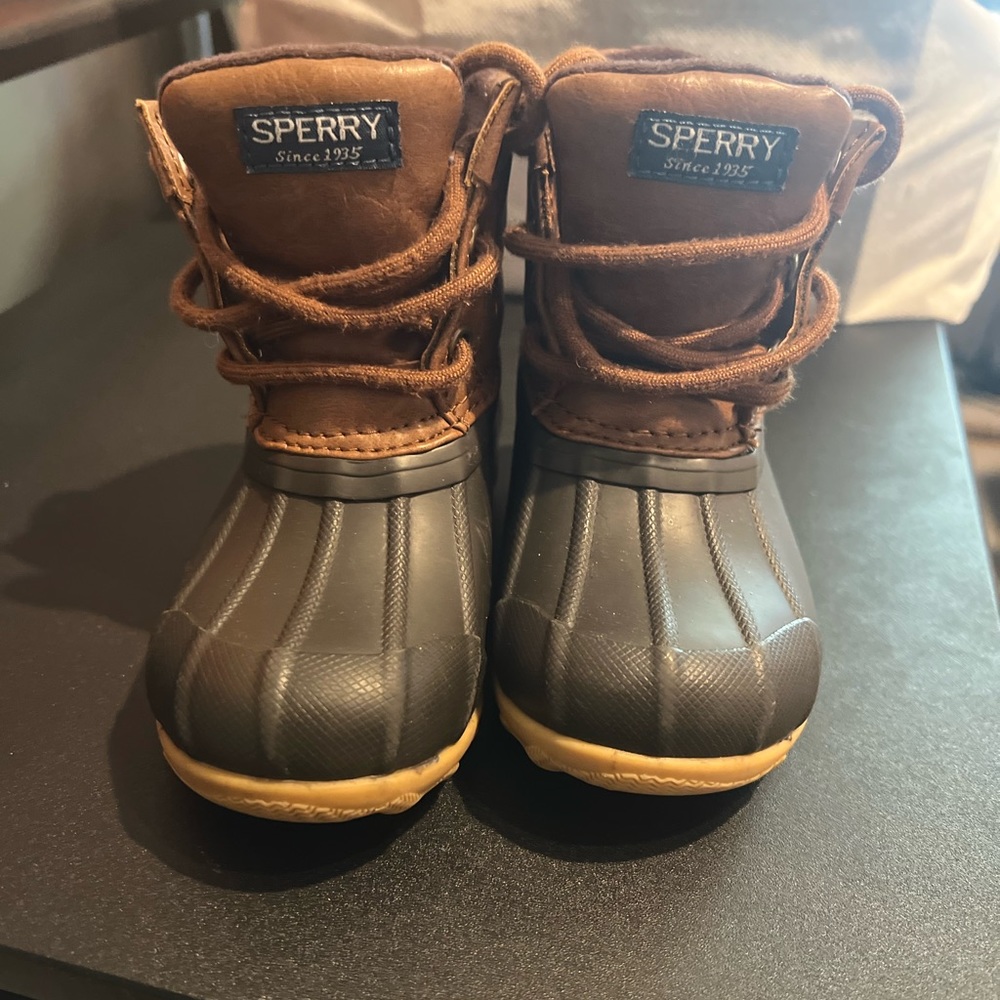 Kids Sperry Duck boots. Toddler Size US 6M.